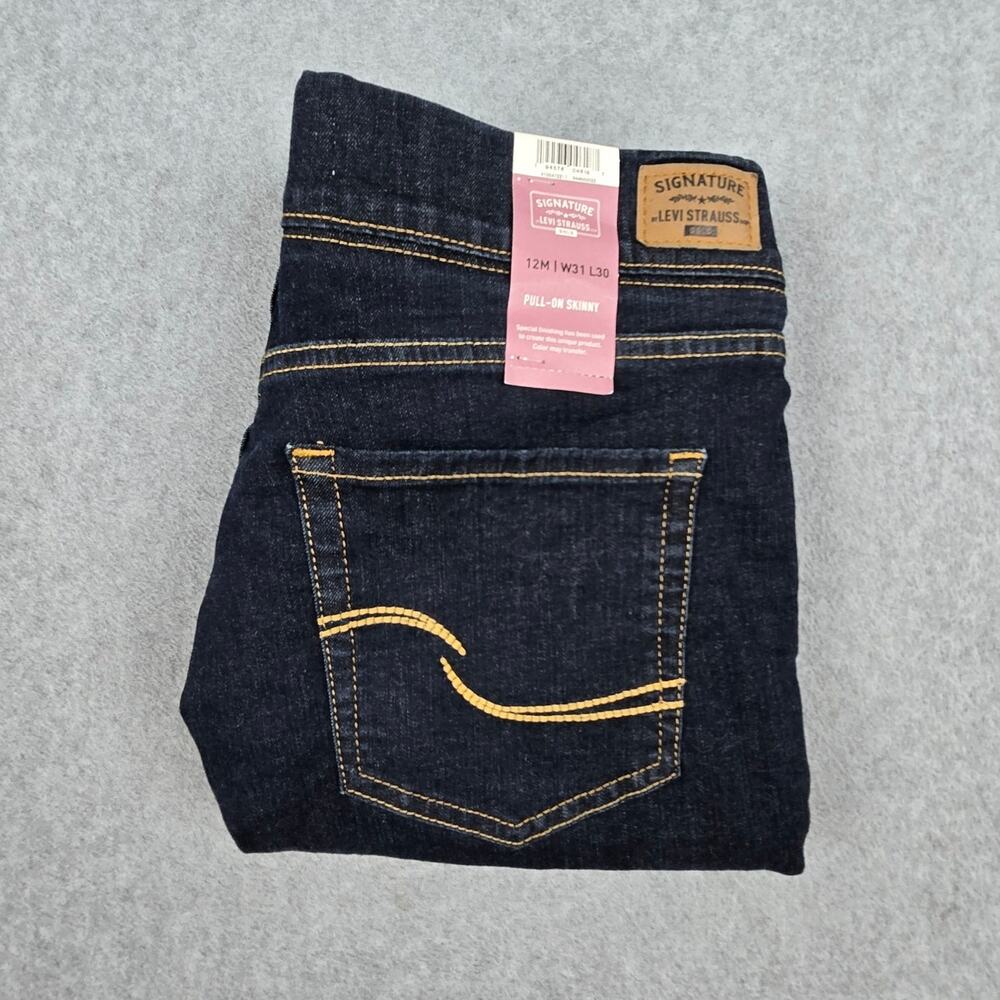 NWT Signature Levi Strauss Womens 12M Pull On Skinny Jeans 31x30